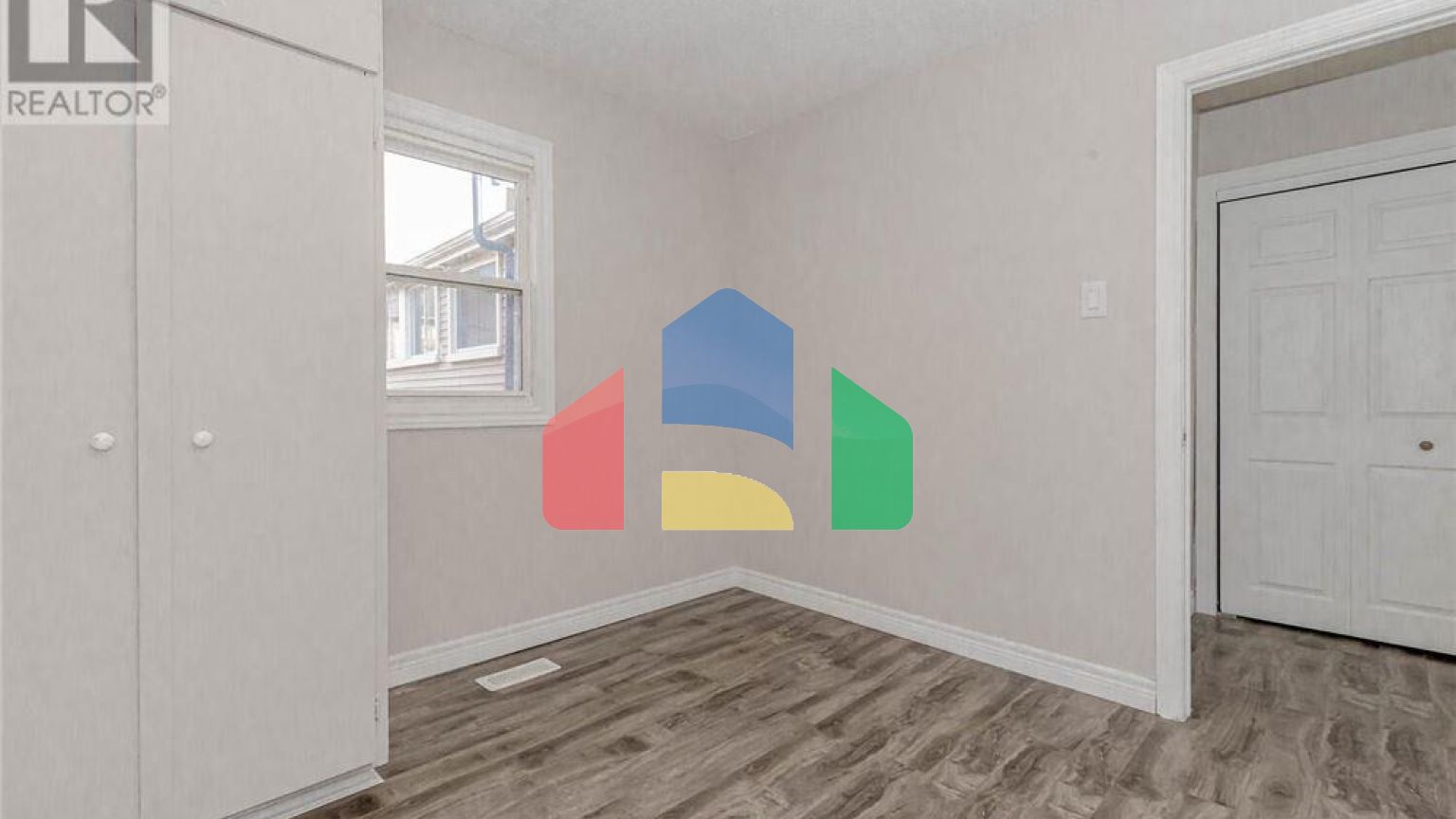 Residential - Single Family Home - Hamilton, Canada - Canada