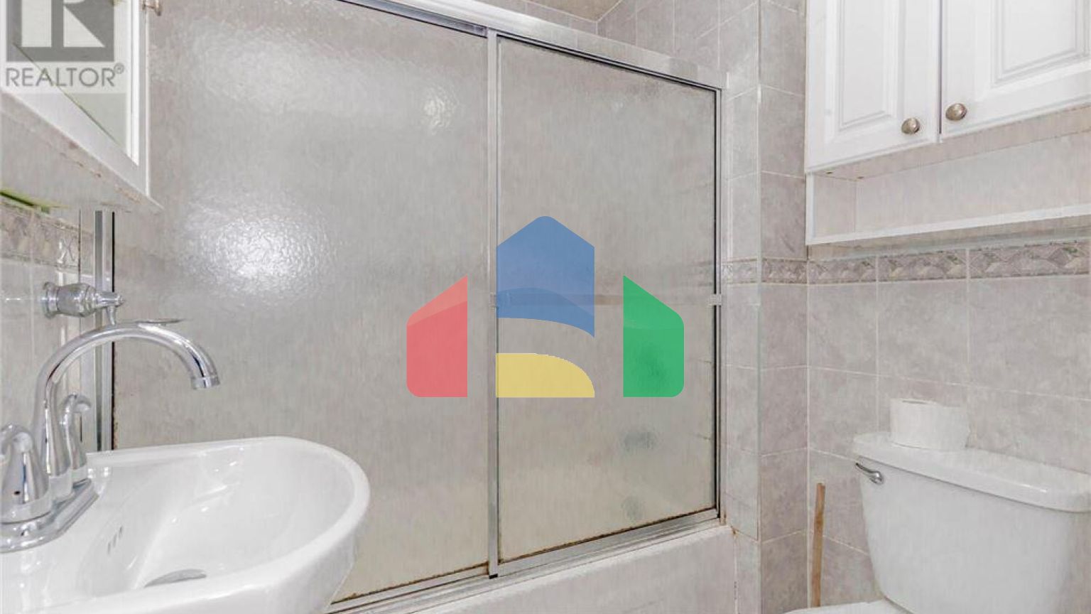 Residential - Single Family Home - Hamilton, Canada - Canada