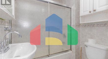 Residential - Single Family Home - Hamilton, Canada - Canada