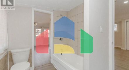 Residential - Single Family Home - Hamilton, Canada - Canada