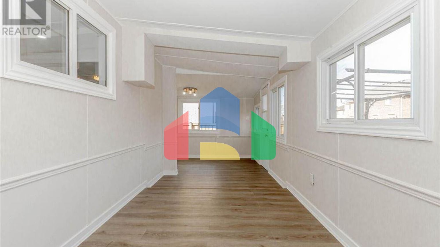 Residential - Single Family Home - Hamilton, Canada - Canada