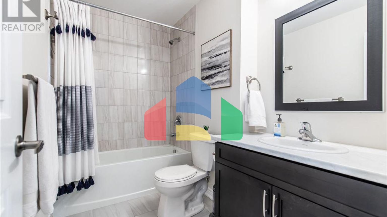 Residential - Single Family Home - Hamilton, Canada - Canada