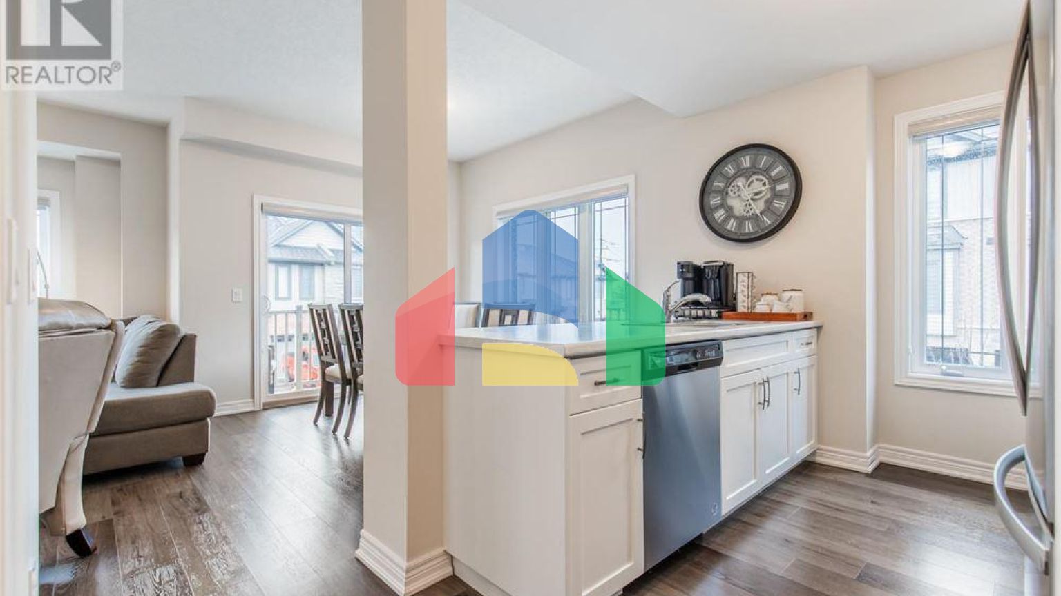 Residential - Single Family Home - Hamilton, Canada - Canada