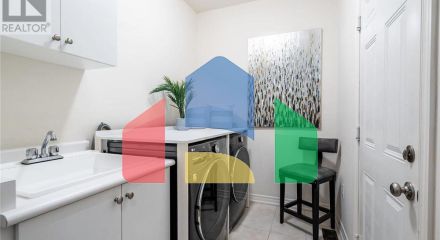 Residential - Single Family Home - Hamilton, Canada - Canada