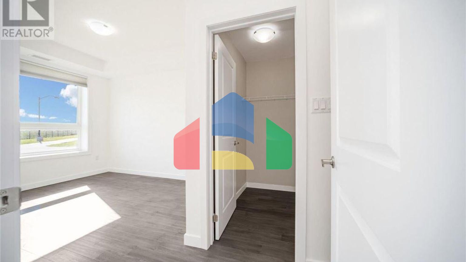 Residential - Condo/Apartment - Hamilton, Canada - Canada