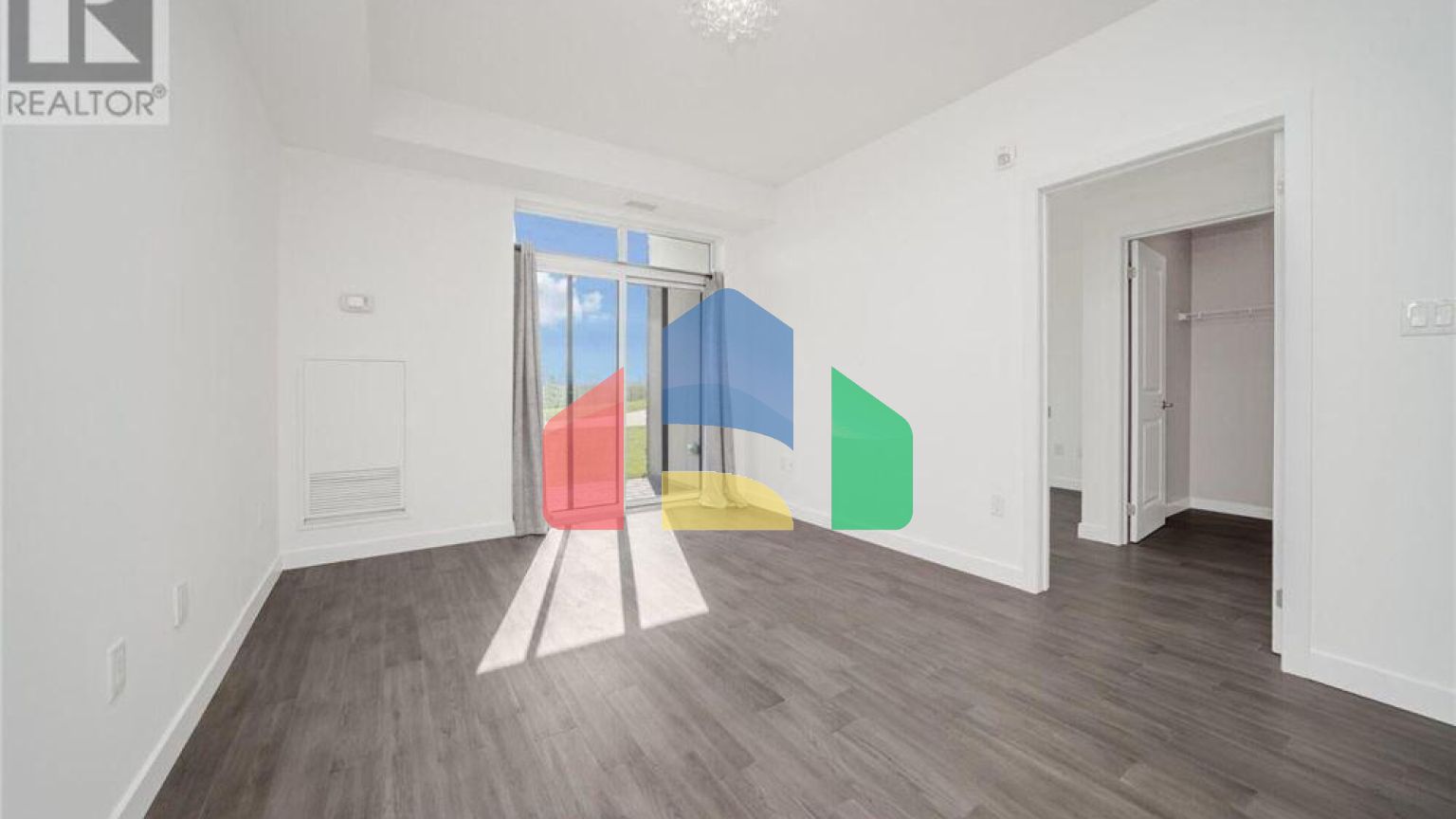 Residential - Condo/Apartment - Hamilton, Canada - Canada