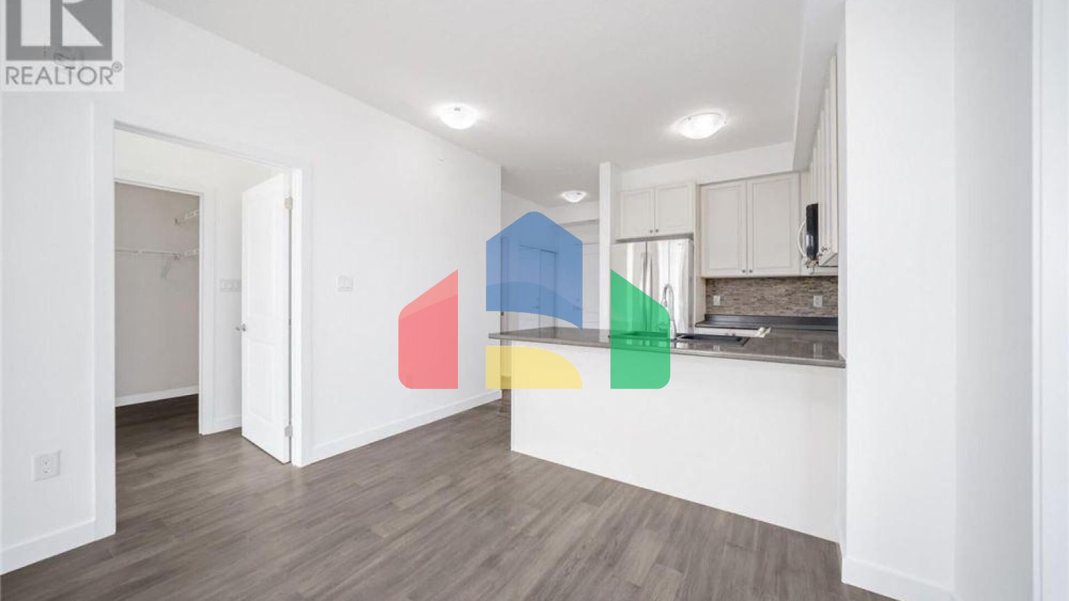 Residential - Condo/Apartment - Hamilton, Canada - Canada