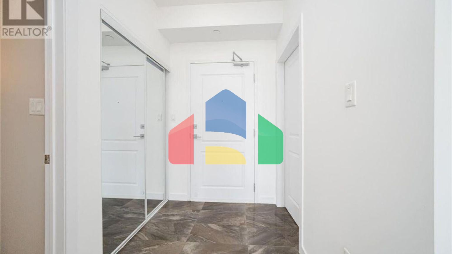 Residential - Condo/Apartment - Hamilton, Canada - Canada