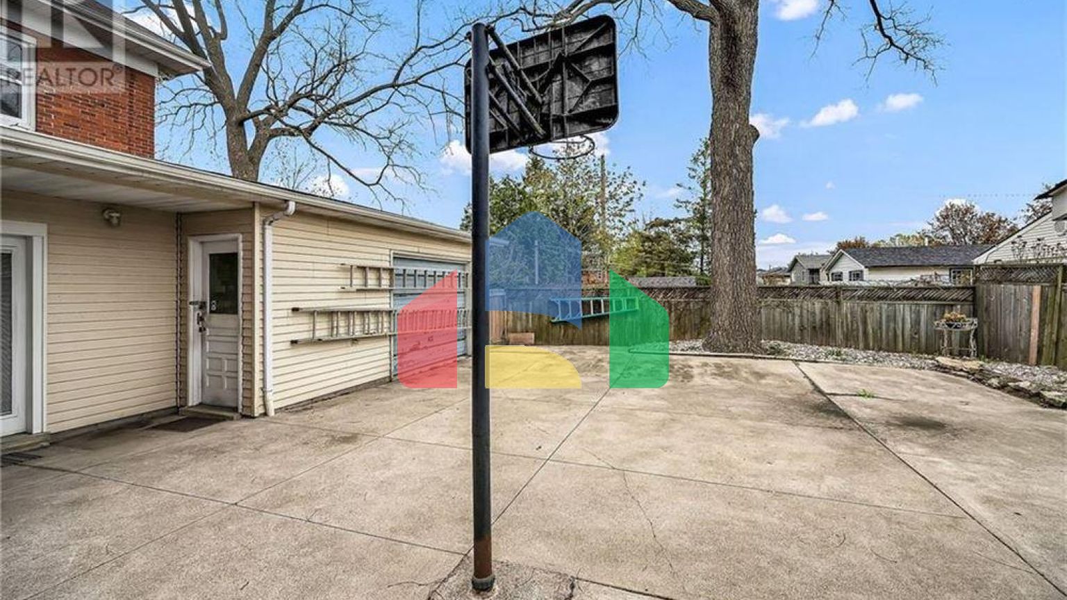 Residential - Single Family Home - Hamilton, Canada - Canada