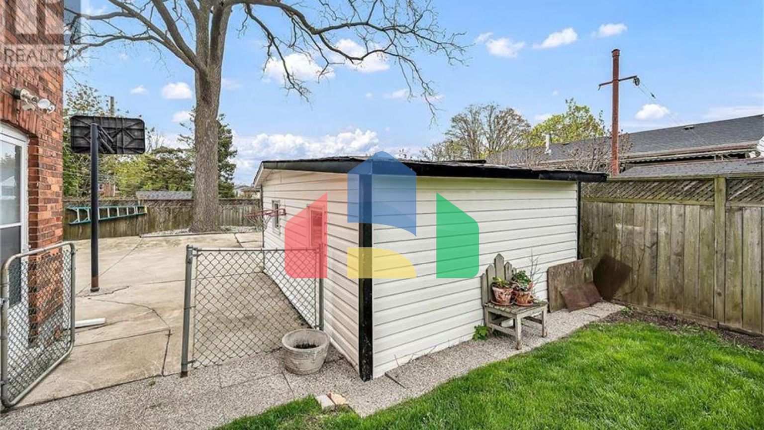 Residential - Single Family Home - Hamilton, Canada - Canada