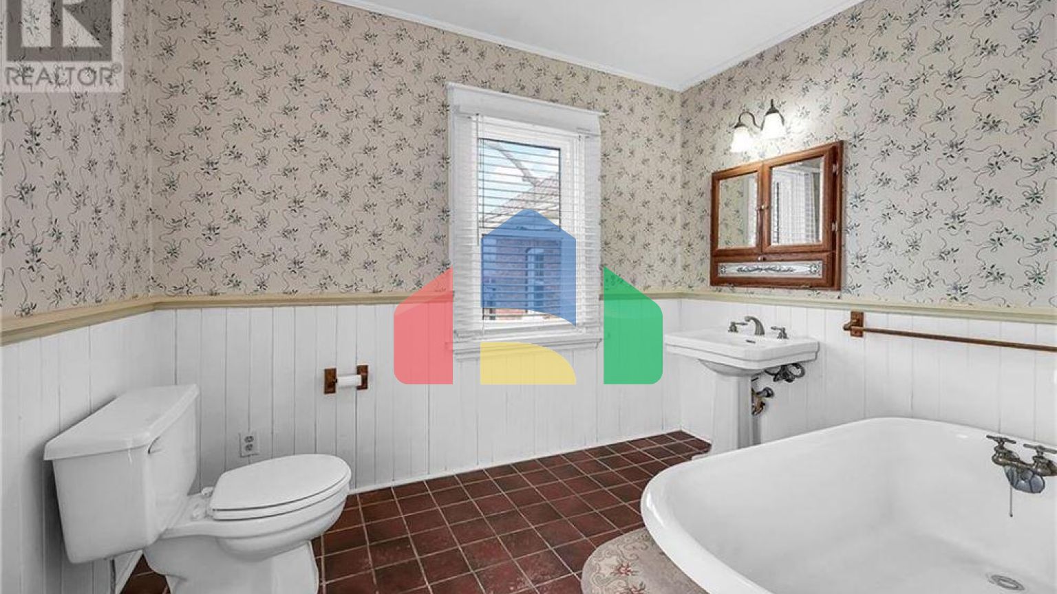 Residential - Single Family Home - Hamilton, Canada - Canada