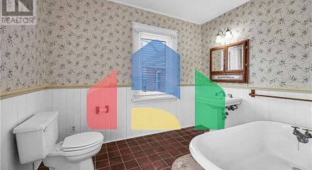 Residential - Single Family Home - Hamilton, Canada - Canada