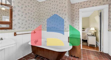 Residential - Single Family Home - Hamilton, Canada - Canada