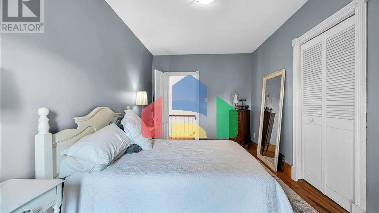 Residential - Single Family Home - Hamilton, Canada - Canada