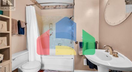 Residential - Single Family Home - Hamilton, Canada - Canada