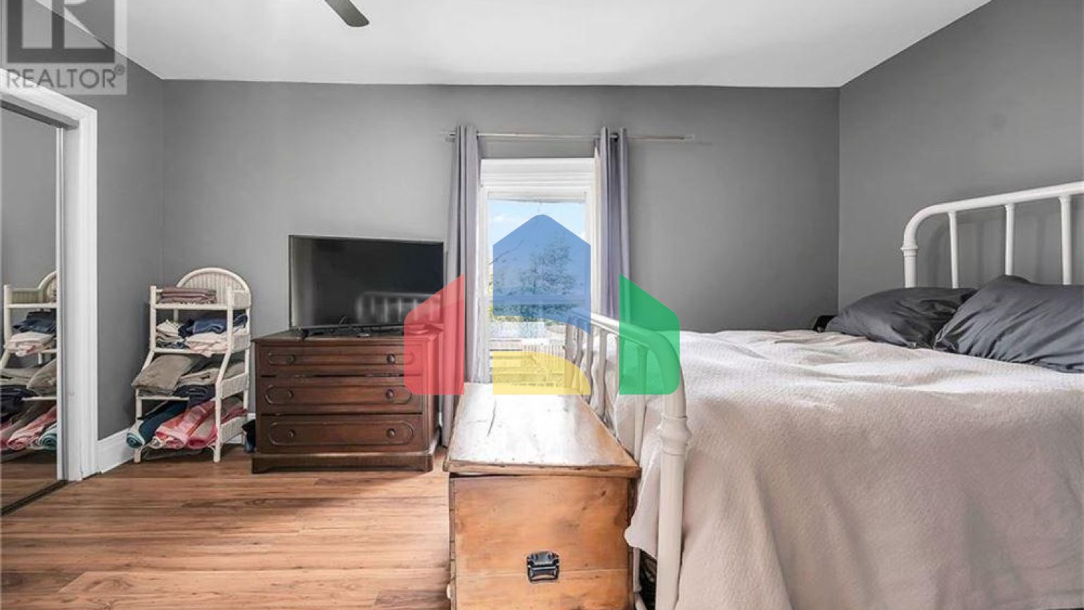 Residential - Single Family Home - Hamilton, Canada - Canada