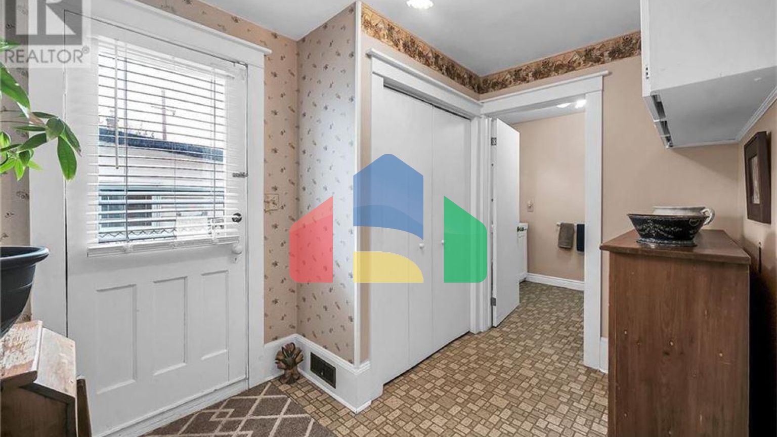 Residential - Single Family Home - Hamilton, Canada - Canada