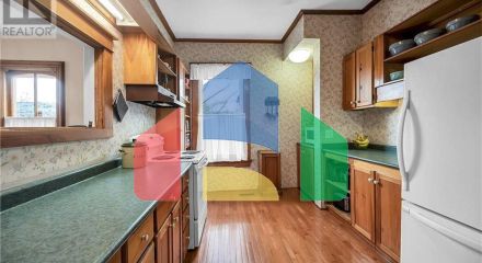 Residential - Single Family Home - Hamilton, Canada - Canada