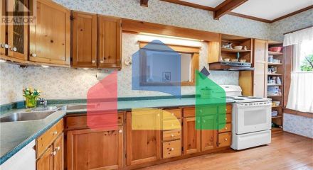 Residential - Single Family Home - Hamilton, Canada - Canada