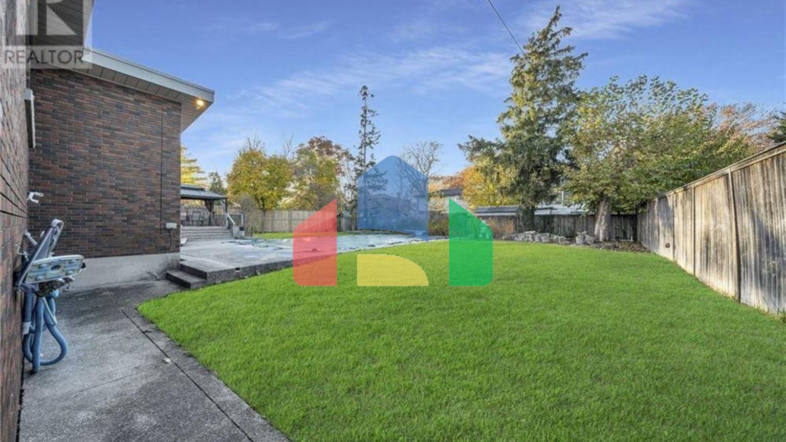 Residential - Single Family Home - Hamilton, Canada - Canada