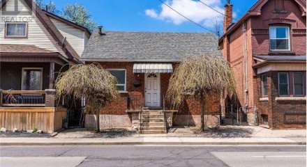 Residential - Single Family Home - Hamilton, Canada - Canada