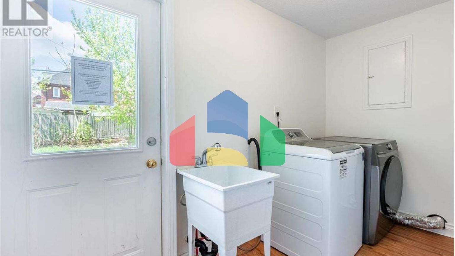 Residential - Single Family Home - Hamilton, Canada - Canada