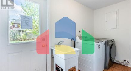 Residential - Single Family Home - Hamilton, Canada - Canada