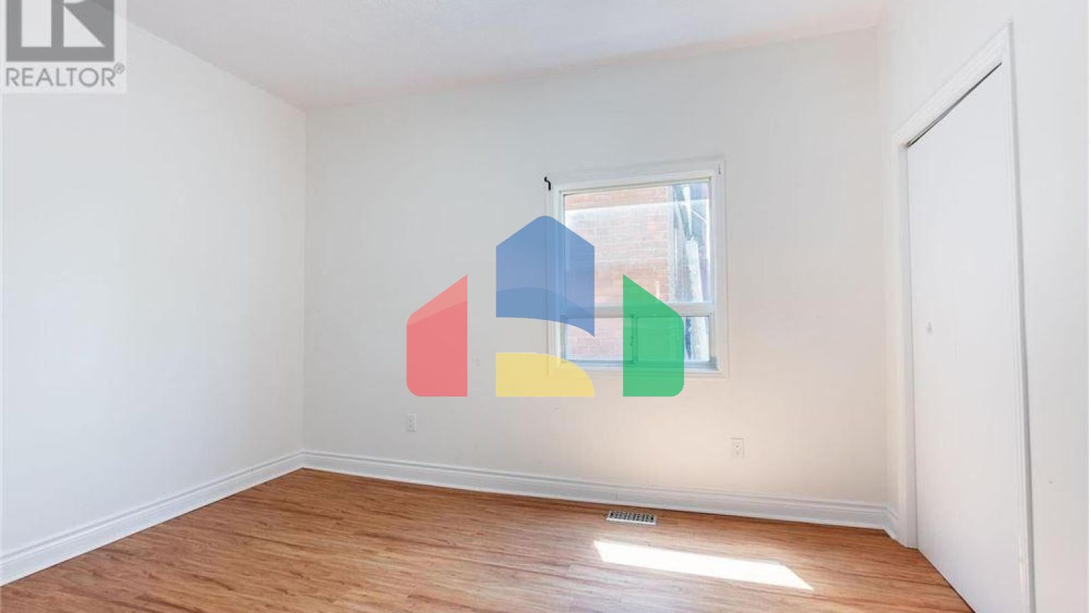 Residential - Single Family Home - Hamilton, Canada - Canada