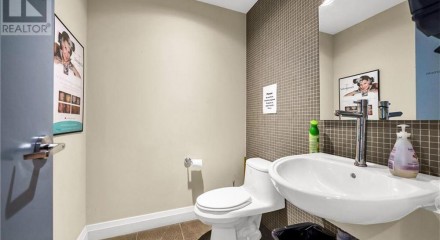 Commercial - Commercial/Retail - Hamilton, Canada - Canada