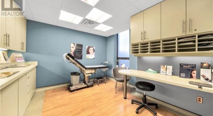 Commercial - Commercial/Retail - Hamilton, Canada - Canada