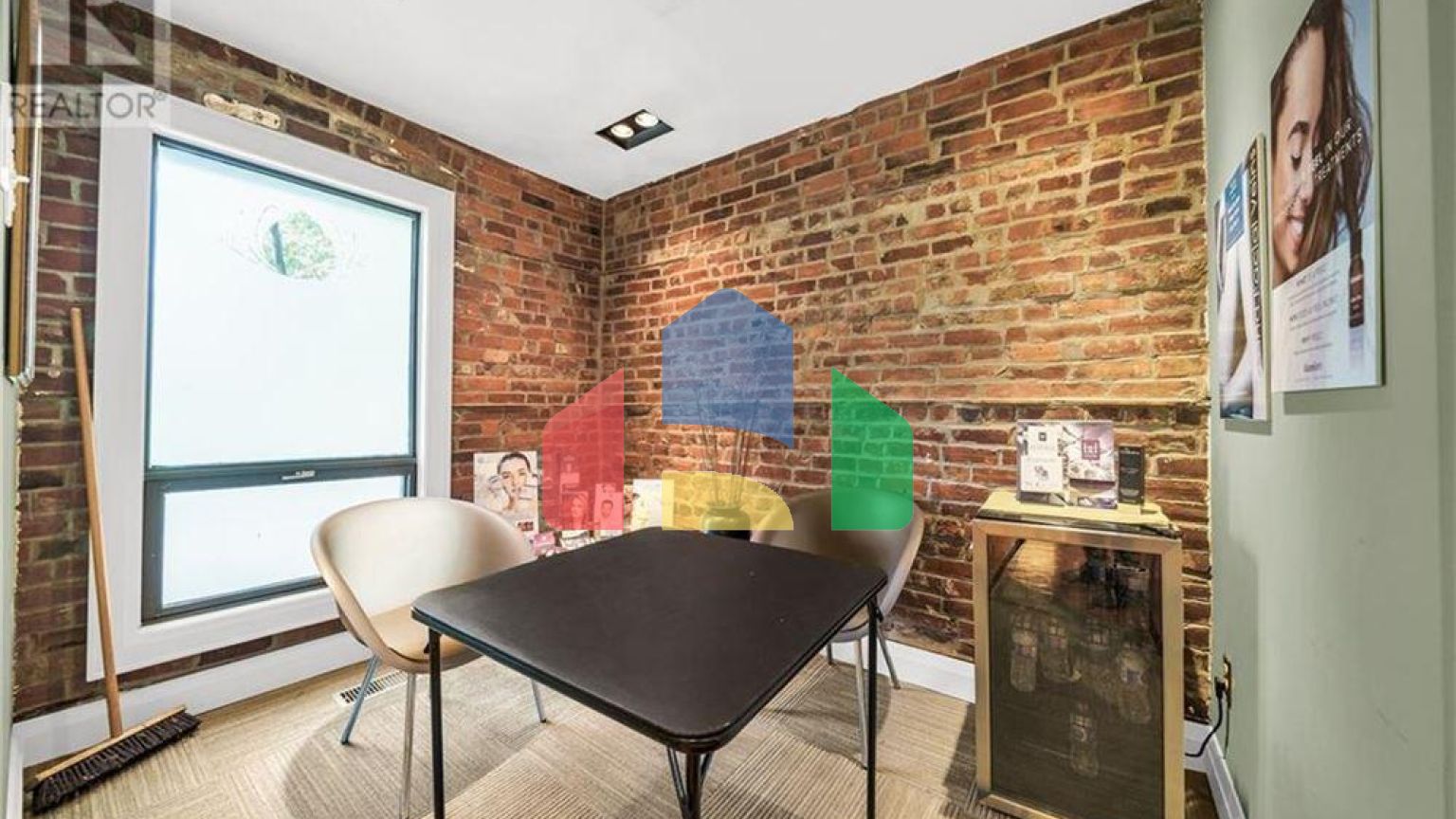 Commercial - Commercial/Retail - Hamilton, Canada - Canada