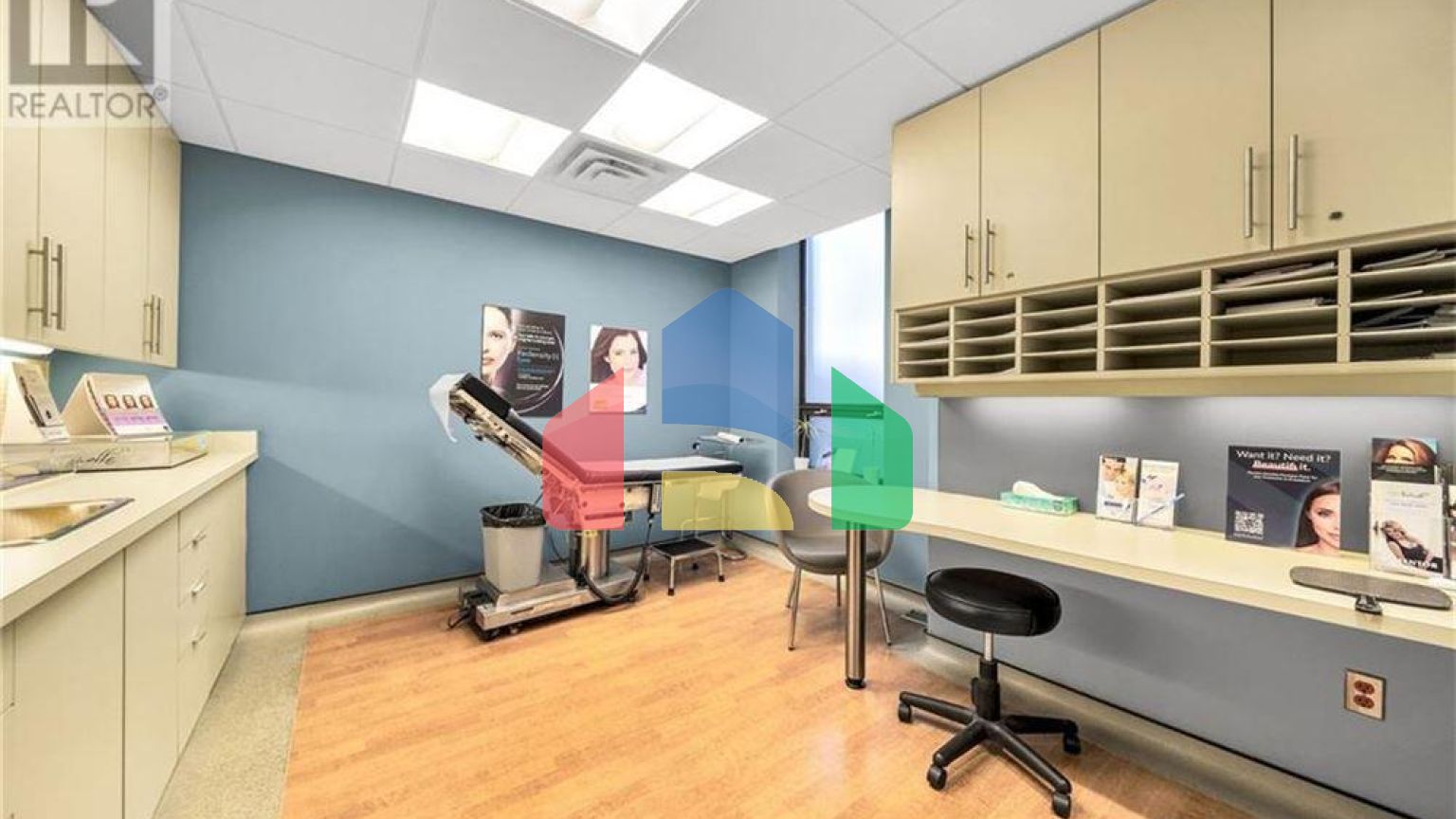 Commercial - Commercial/Retail - Hamilton, Canada - Canada