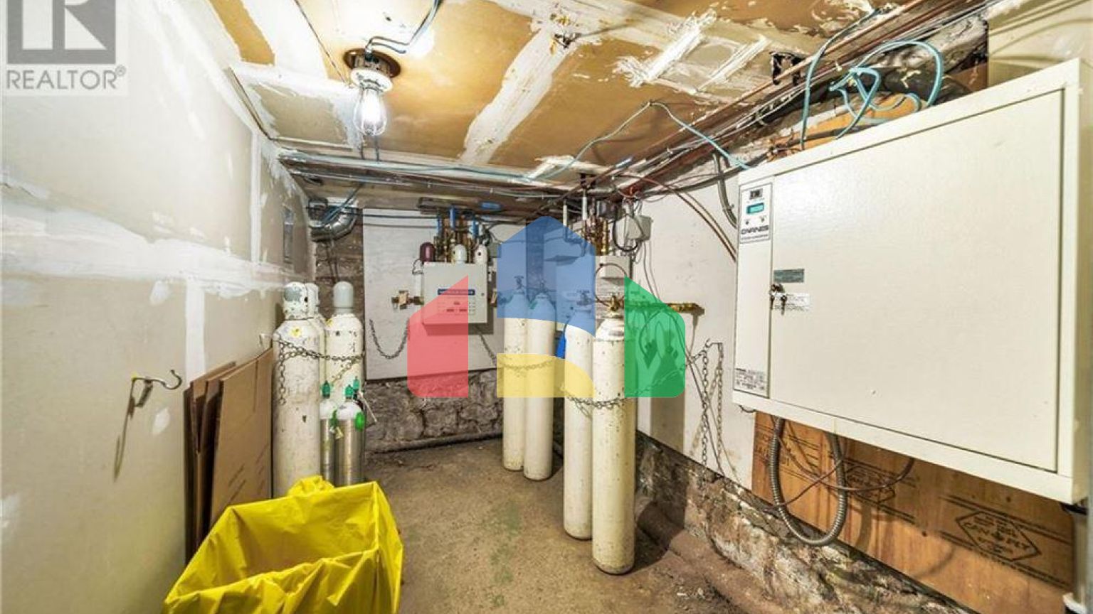 Commercial - Commercial/Retail - Hamilton, Canada - Canada