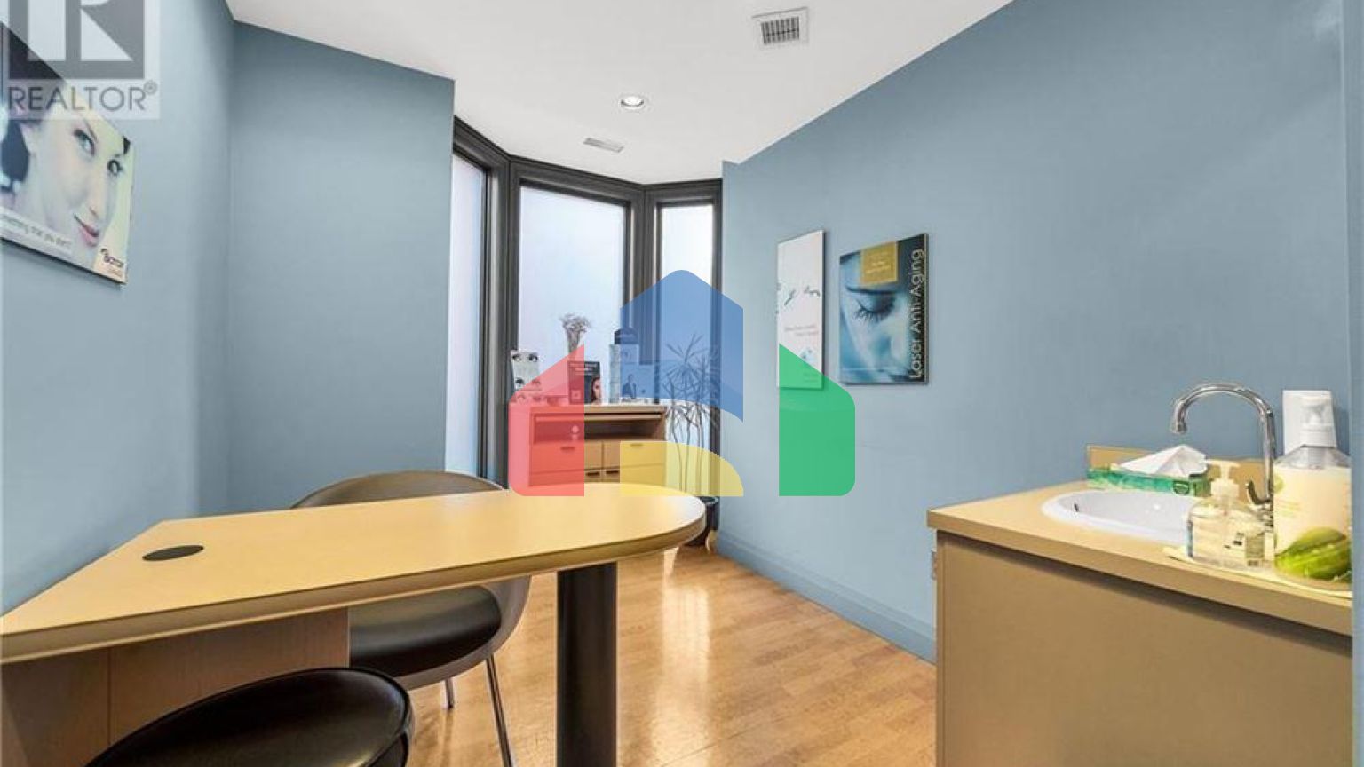 Commercial - Commercial/Retail - Hamilton, Canada - Canada