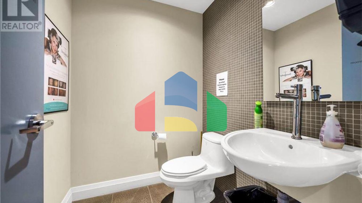 Commercial - Commercial/Retail - Hamilton, Canada - Canada