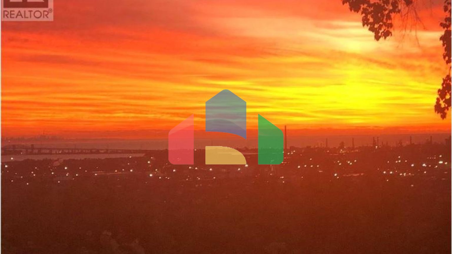 Residential - Single Family Home - Hamilton, Canada - Canada