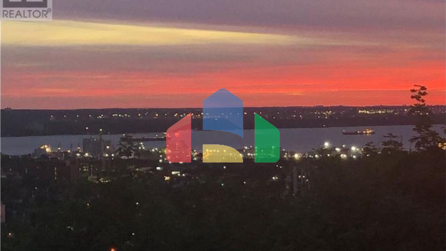 Residential - Single Family Home - Hamilton, Canada - Canada