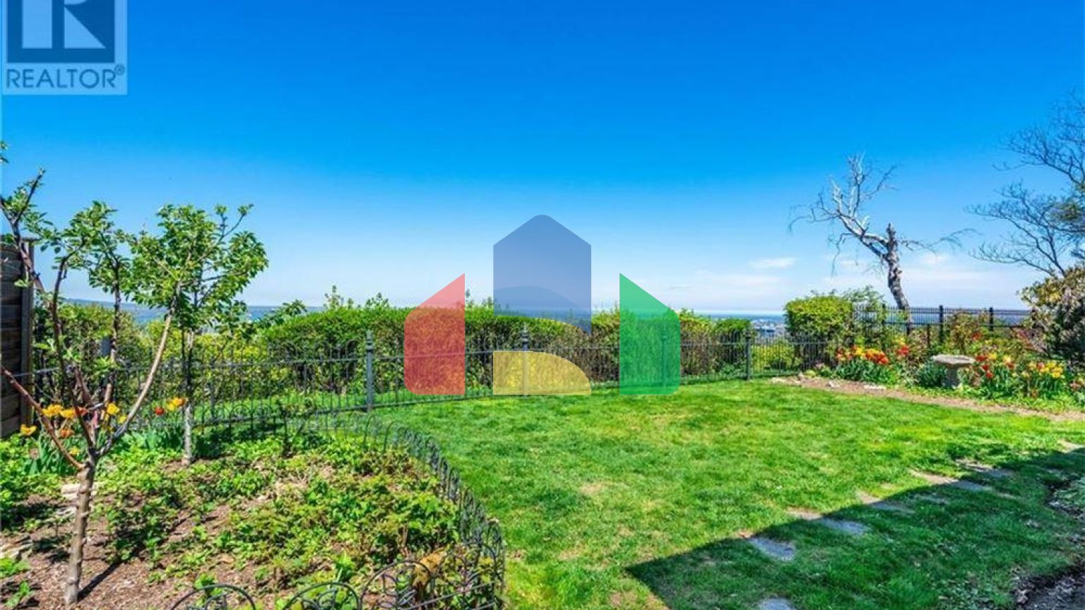 Residential - Single Family Home - Hamilton, Canada - Canada