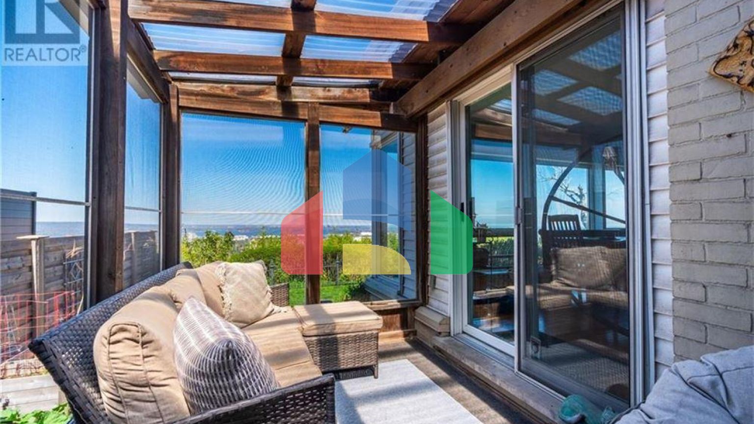 Residential - Single Family Home - Hamilton, Canada - Canada