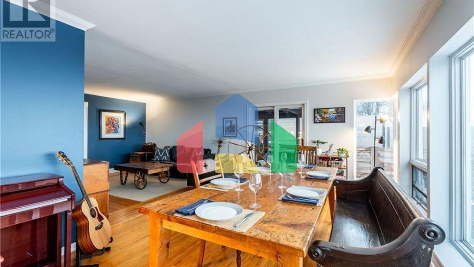 Residential - Single Family Home - Hamilton, Canada - Canada