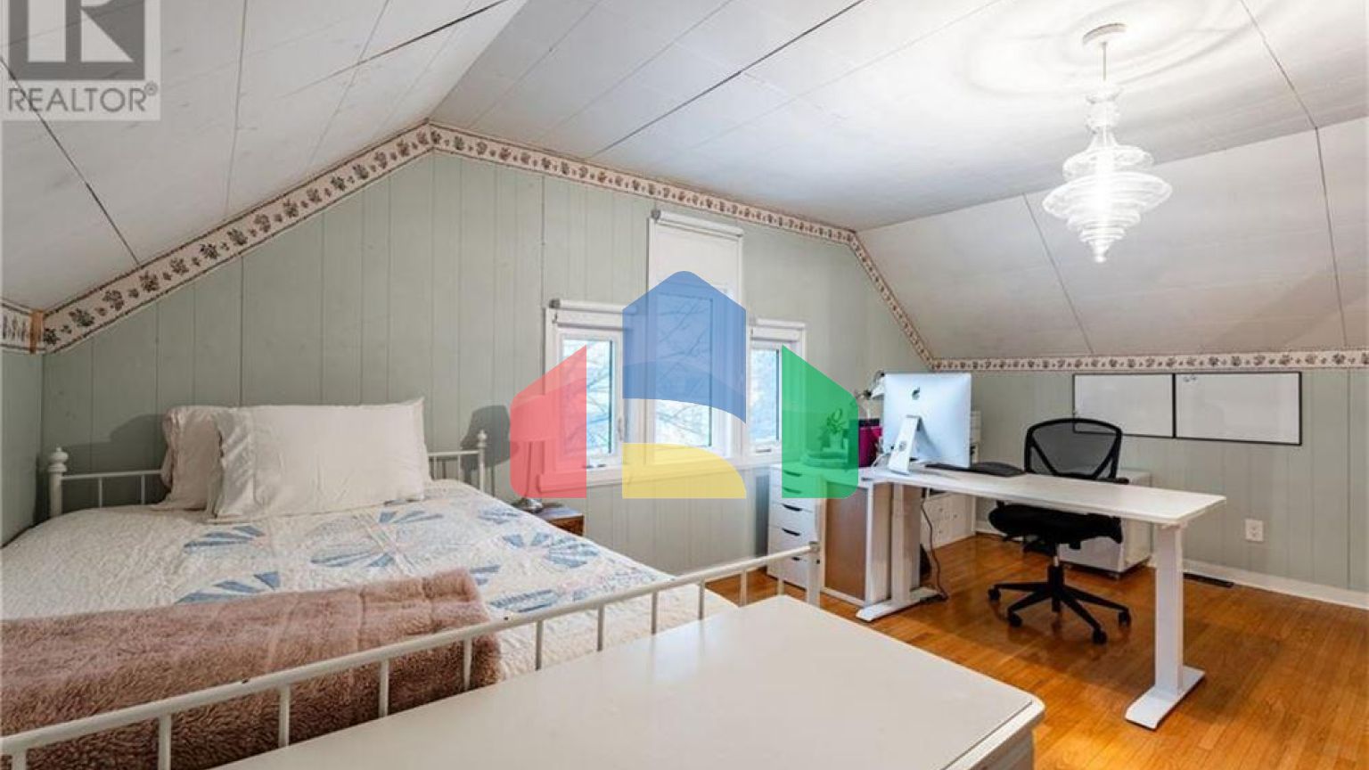 Residential - Single Family Home - Hamilton, Canada - Canada