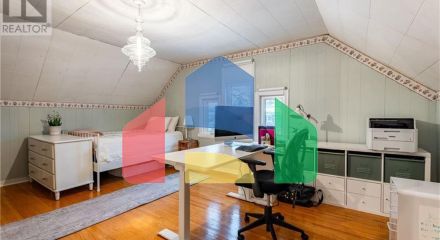 Residential - Single Family Home - Hamilton, Canada - Canada