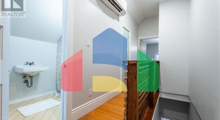 Residential - Single Family Home - Hamilton, Canada - Canada