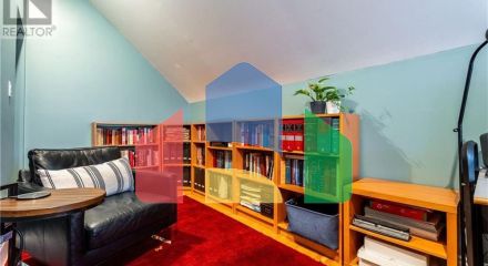 Residential - Single Family Home - Hamilton, Canada - Canada