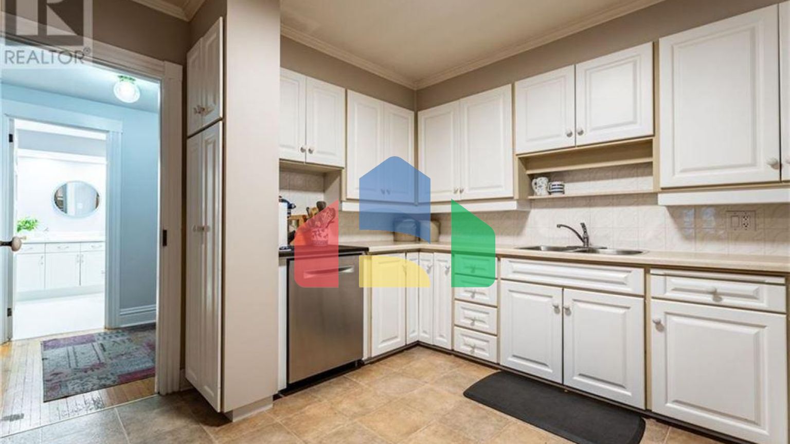 Residential - Single Family Home - Hamilton, Canada - Canada