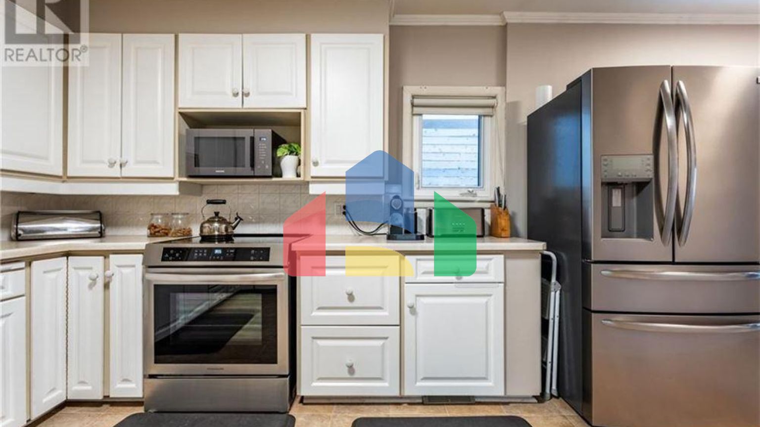 Residential - Single Family Home - Hamilton, Canada - Canada