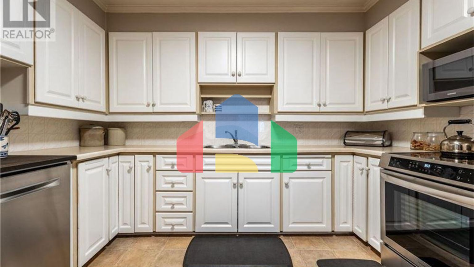 Residential - Single Family Home - Hamilton, Canada - Canada