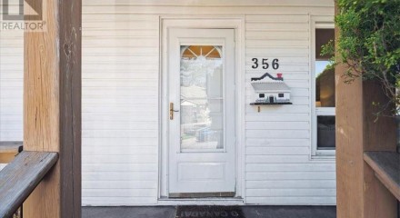 Residential - Single Family Home - Hamilton, Canada - Canada