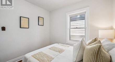 Residential - Single Family Home - Hamilton, Canada - Canada