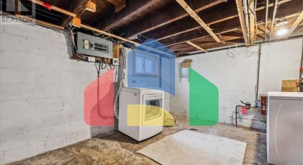 Residential - Single Family Home - Hamilton, Canada - Canada